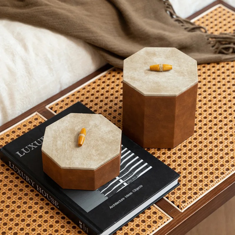イタリア製時計オーガナイザー滑らかな植毛レザー高級八角形時計 - Luxury Watch Storage のレビューと価格