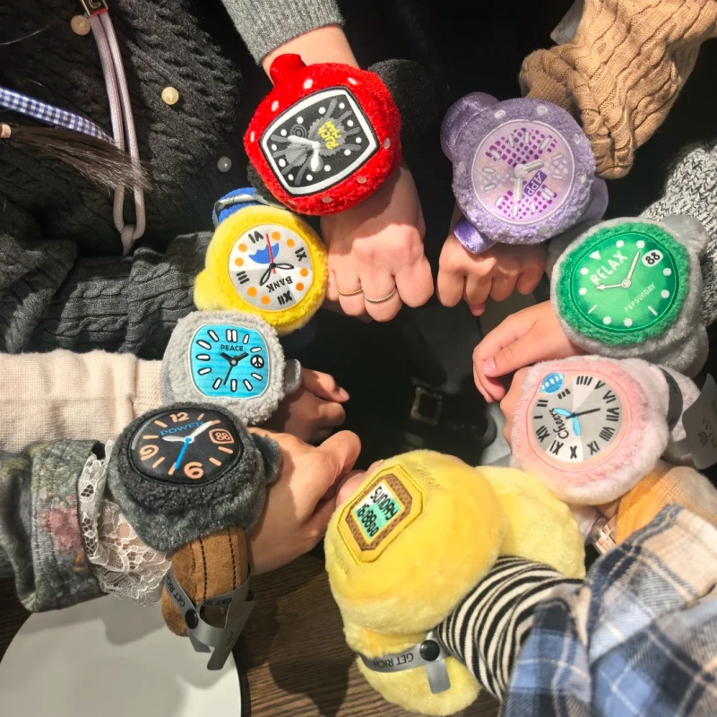 【在庫あり】本物のポップサンデーリラックスプラッシュウォッチ - Luxury Watch Storage のレビューと価格
