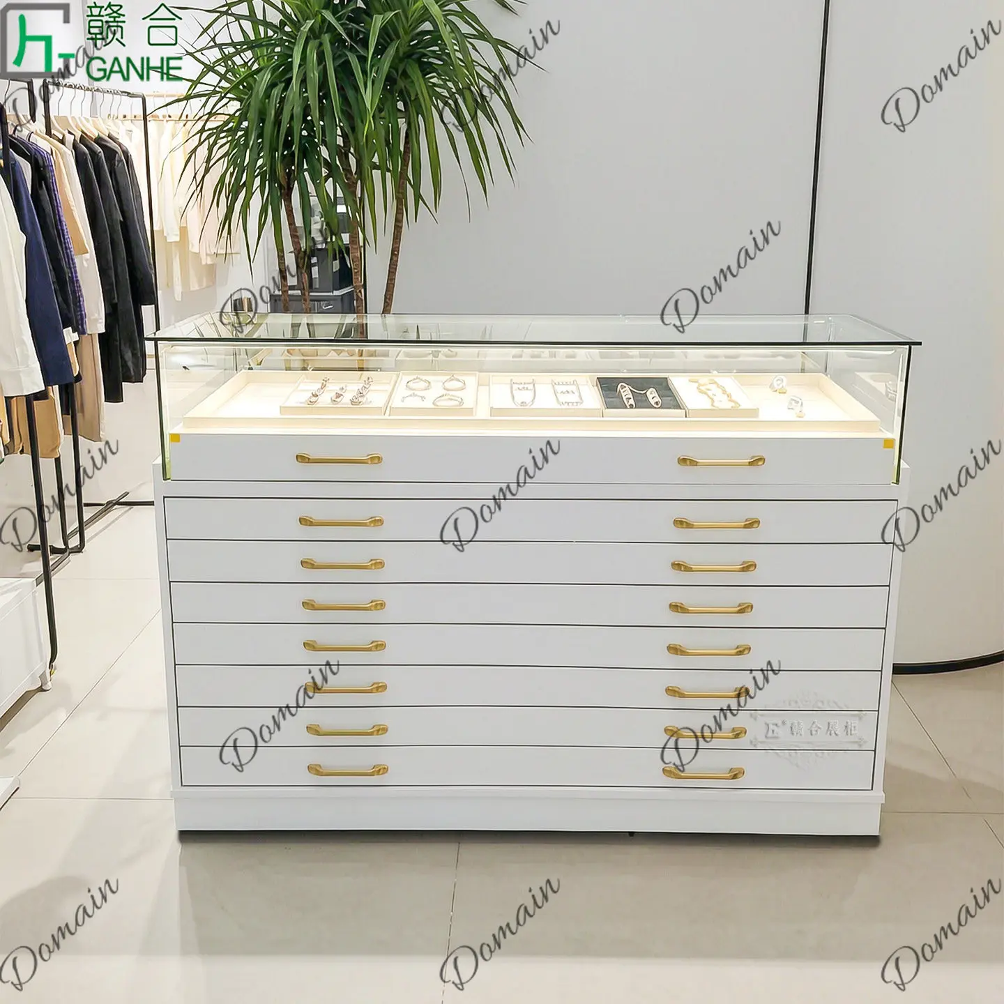 81 N ライトラグジュアリー ガラス製ディスプレイキャビネ - Luxury Watch Storage のレビューと価格