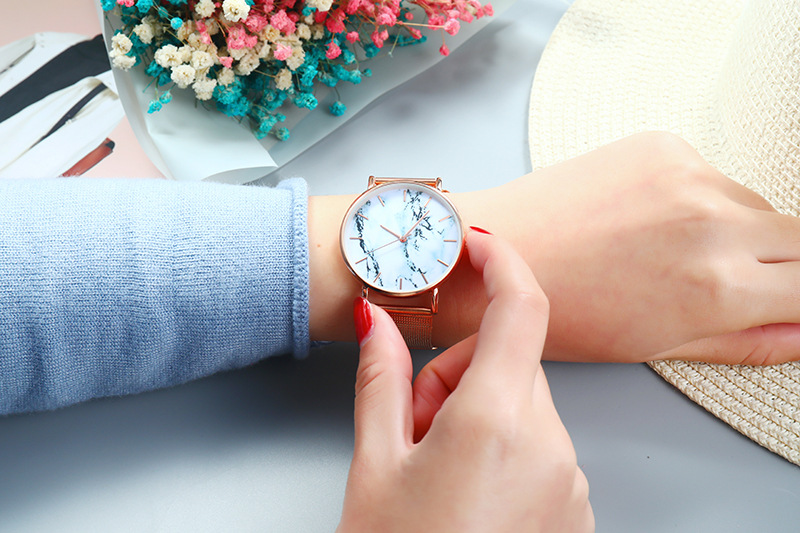 女性のための豪華な大理石の時計,ファッション2020,ピンク - Luxury Watch And Price のレビューと価格